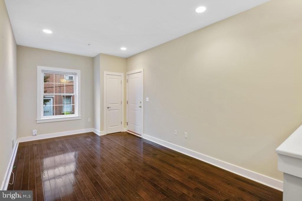 2614 Webster St Unit A - Photo 4 of 12