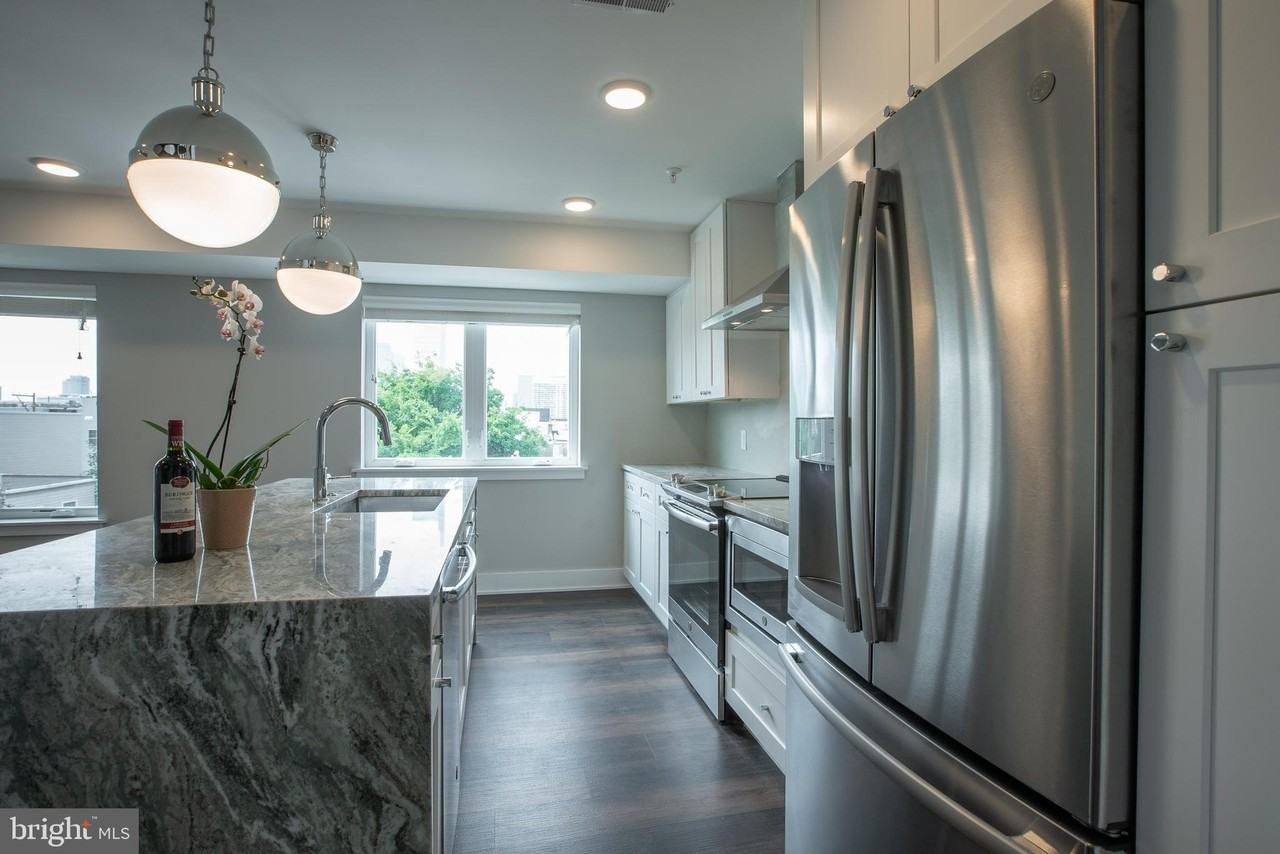 817 N 20th St Unit 13 - Photo 3 of 23