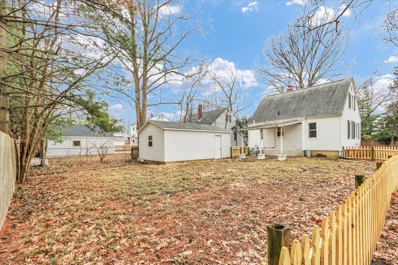 502 E Washington St #1 - Photo 4 of 29