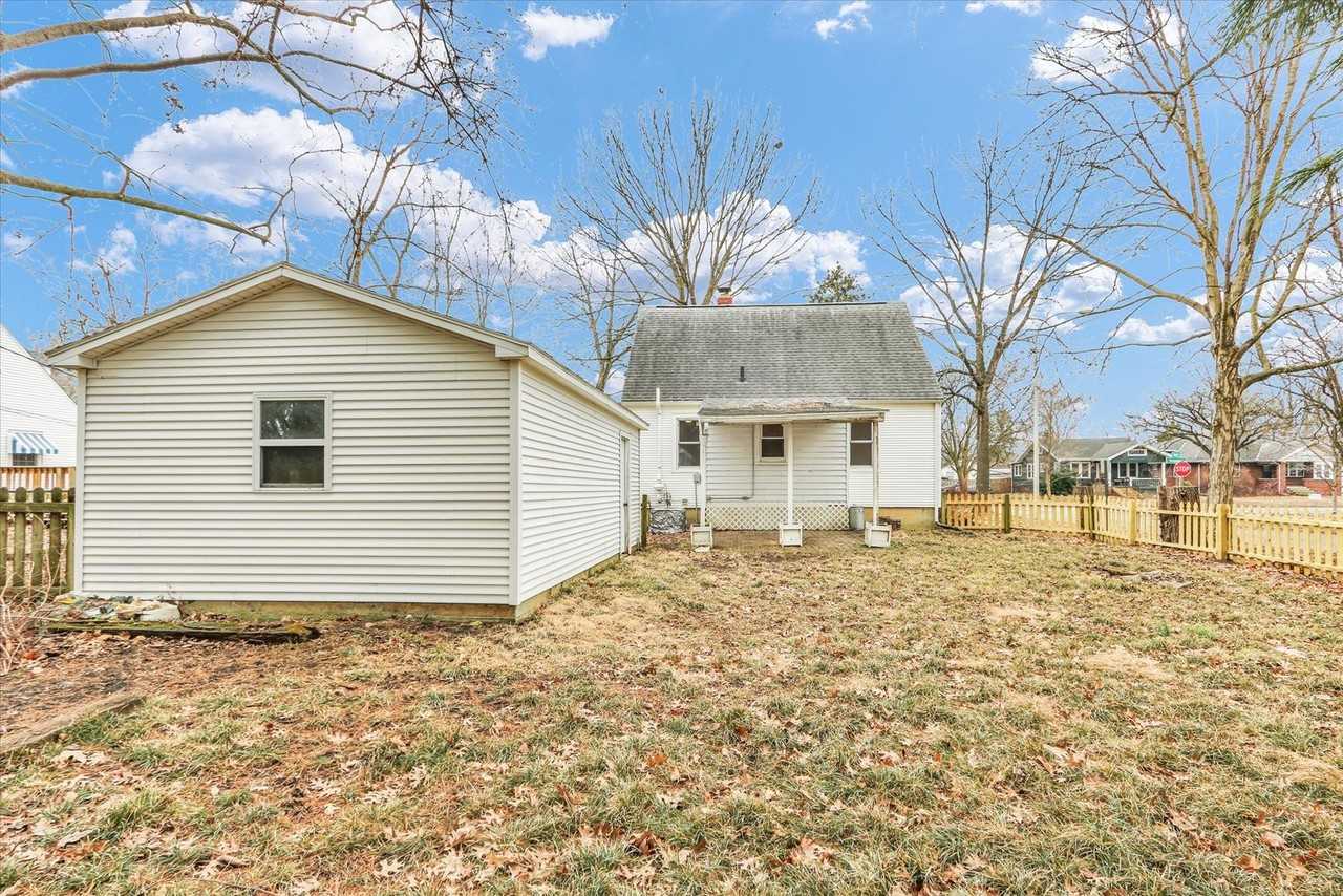 502 E Washington St #1 - Photo 5 of 29