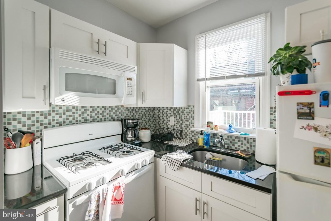 1116 Pine St Apt 3r - Photo 3 of 9