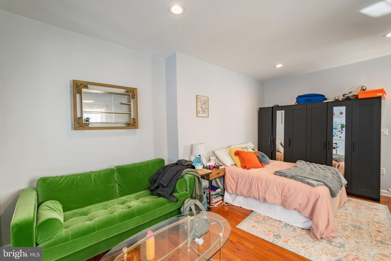 1116 Pine St Apt 3r - Photo 6 of 9