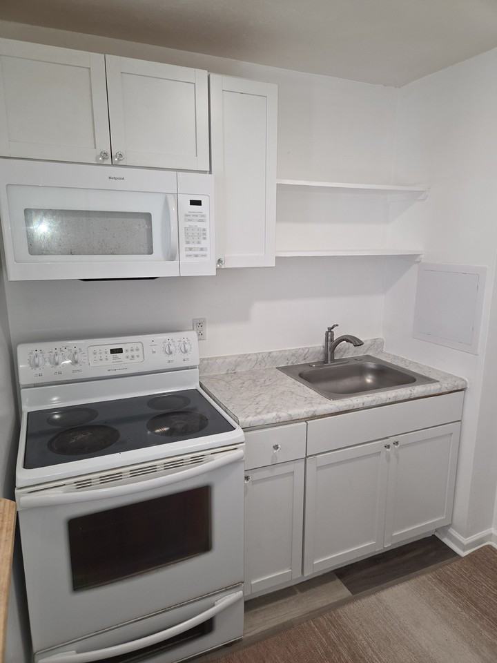 101 Main St #3 - Photo 5 of 9