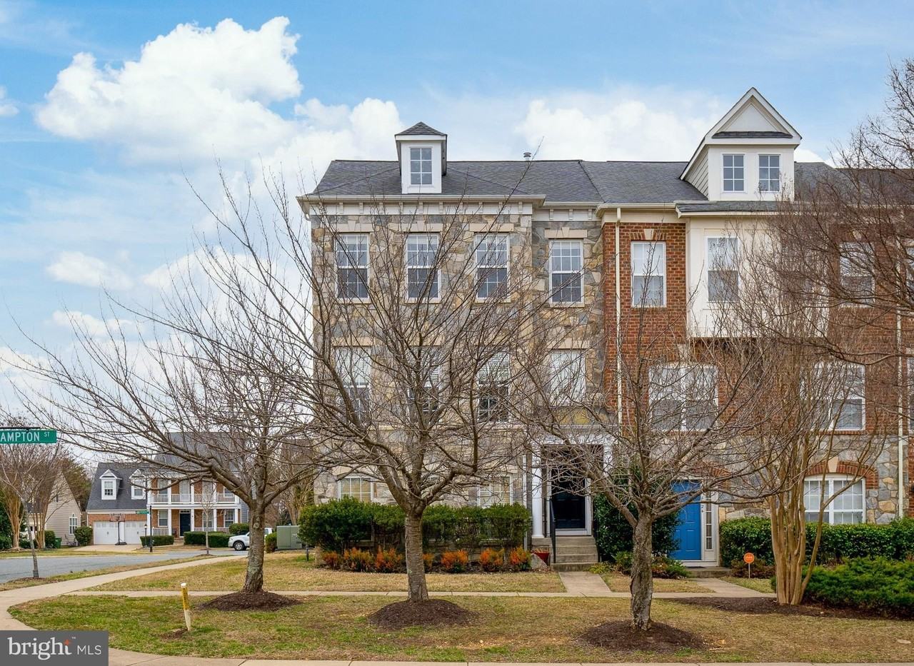 1126 Hampton St - Photo 3 of 48