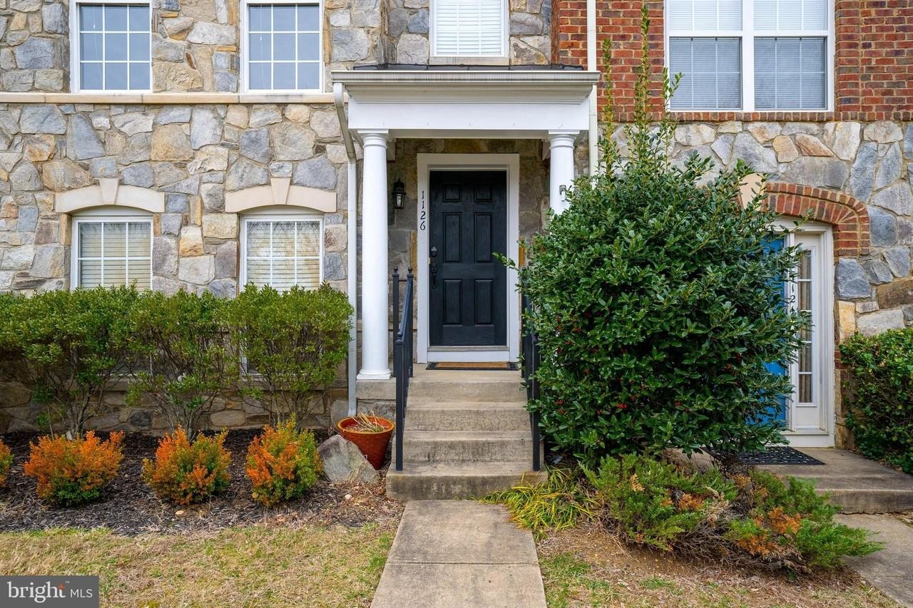 1126 Hampton St - Photo 5 of 48