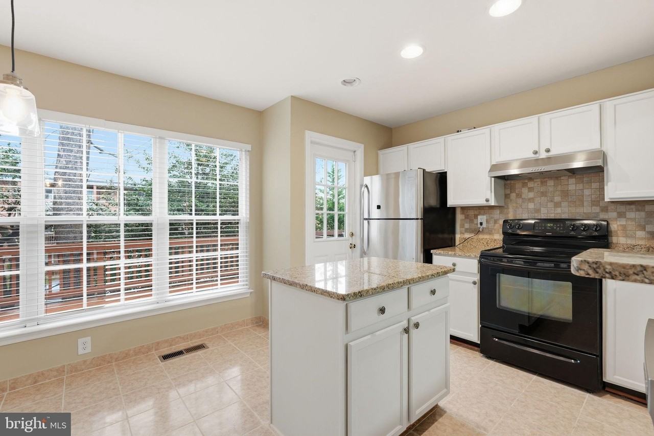 8074 Sebon Dr - Photo 5 of 22