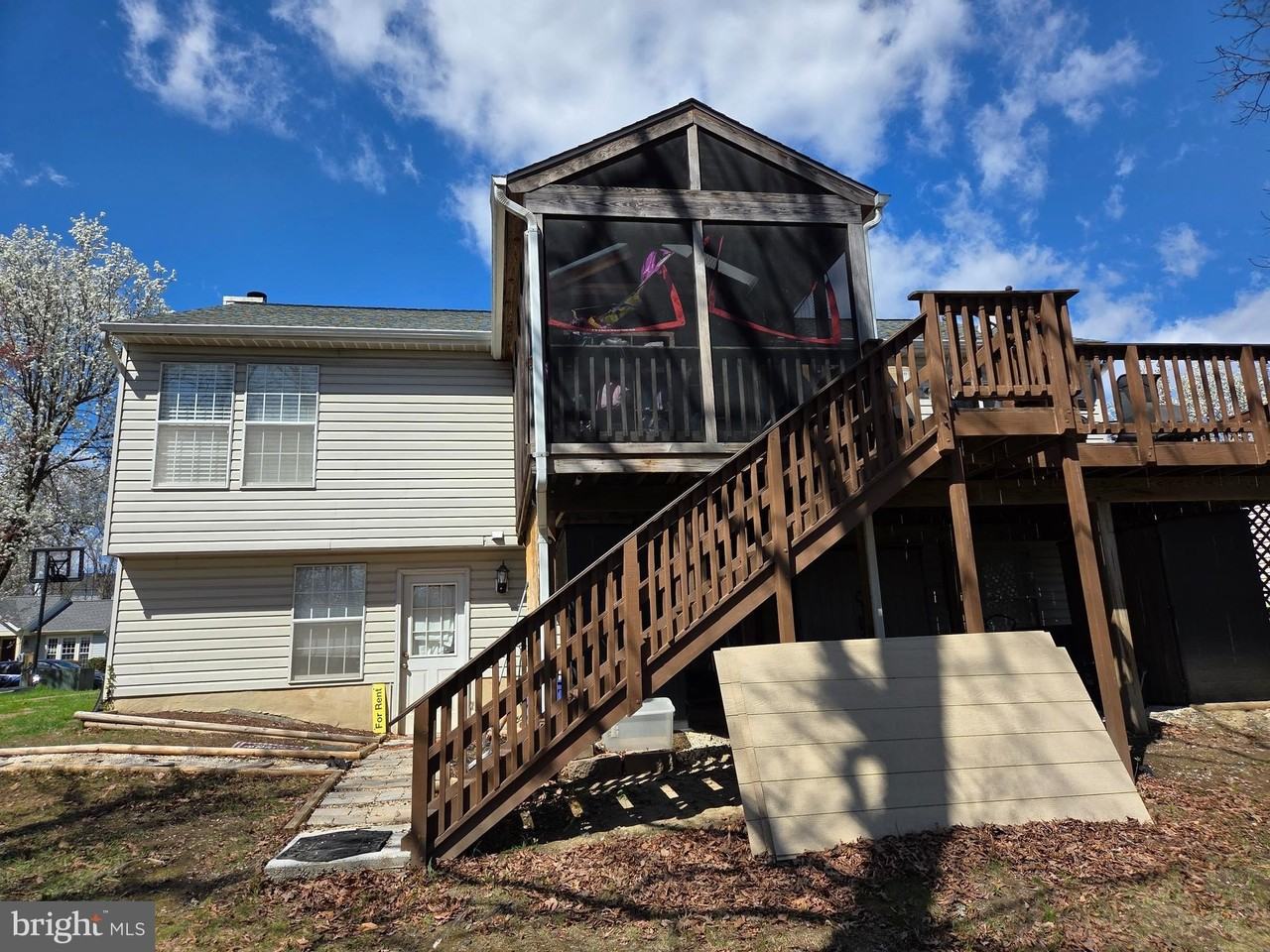 20580 Triple Crown Ct - Photo 2 of 5