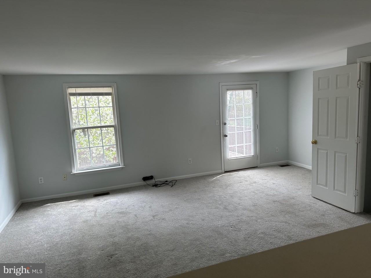 45422 Gable Sq - Photo 4 of 16