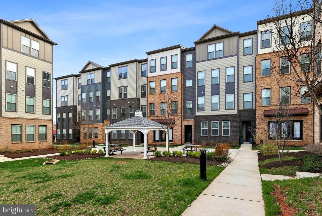 46007 Woodpecker Sq - Photo 2 of 25