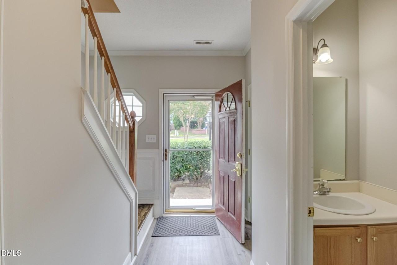 4636 Vendue Range Dr - Photo 4 of 34