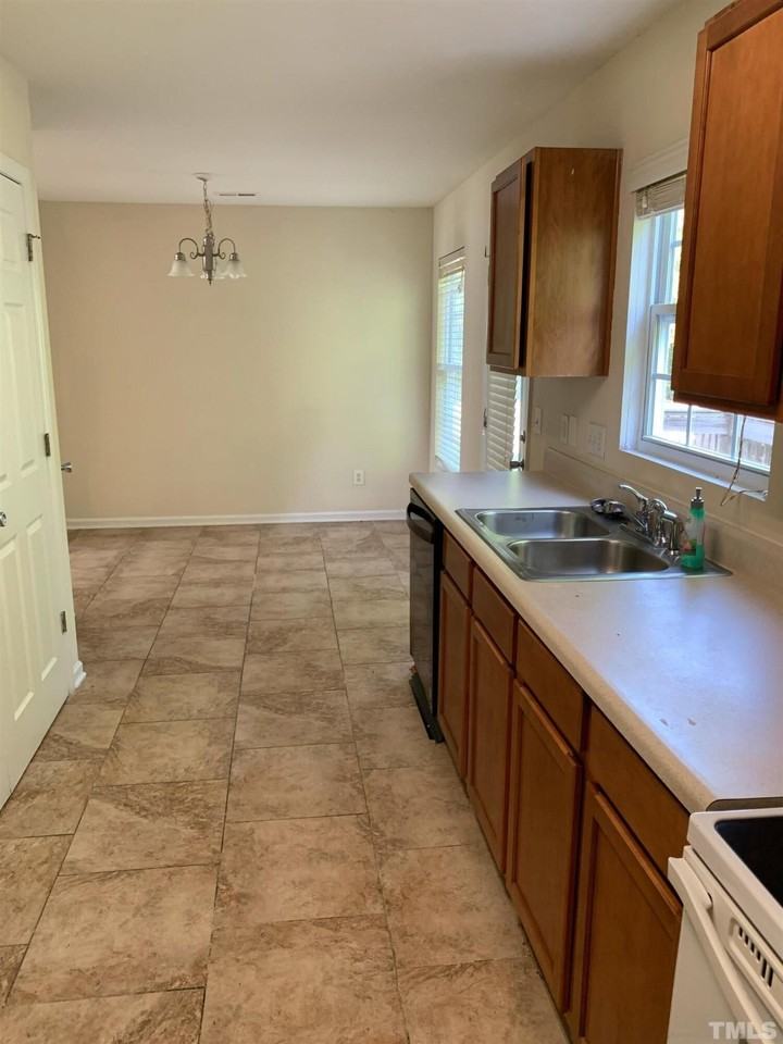 4180 Dalcross Rd - Photo 2 of 9