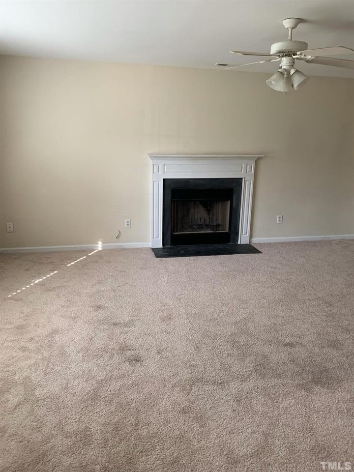 4180 Dalcross Rd - Photo 3 of 9