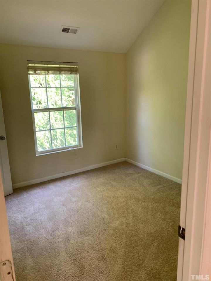 4180 Dalcross Rd - Photo 4 of 9