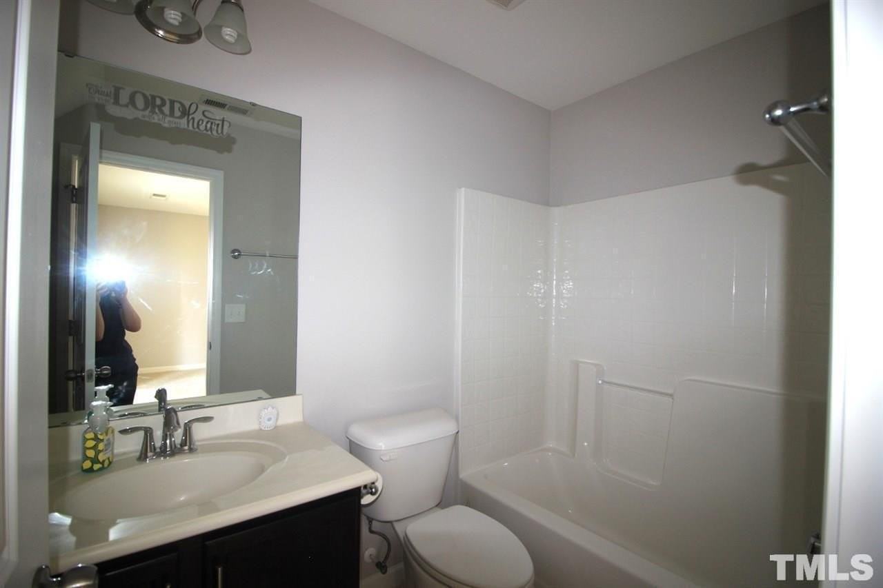 3907 Brokenshire St - Photo 3 of 17