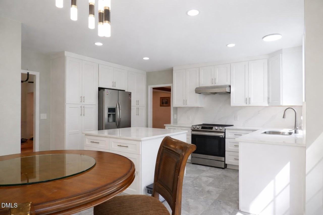 119 Woodshire Ln - Photo 5 of 12