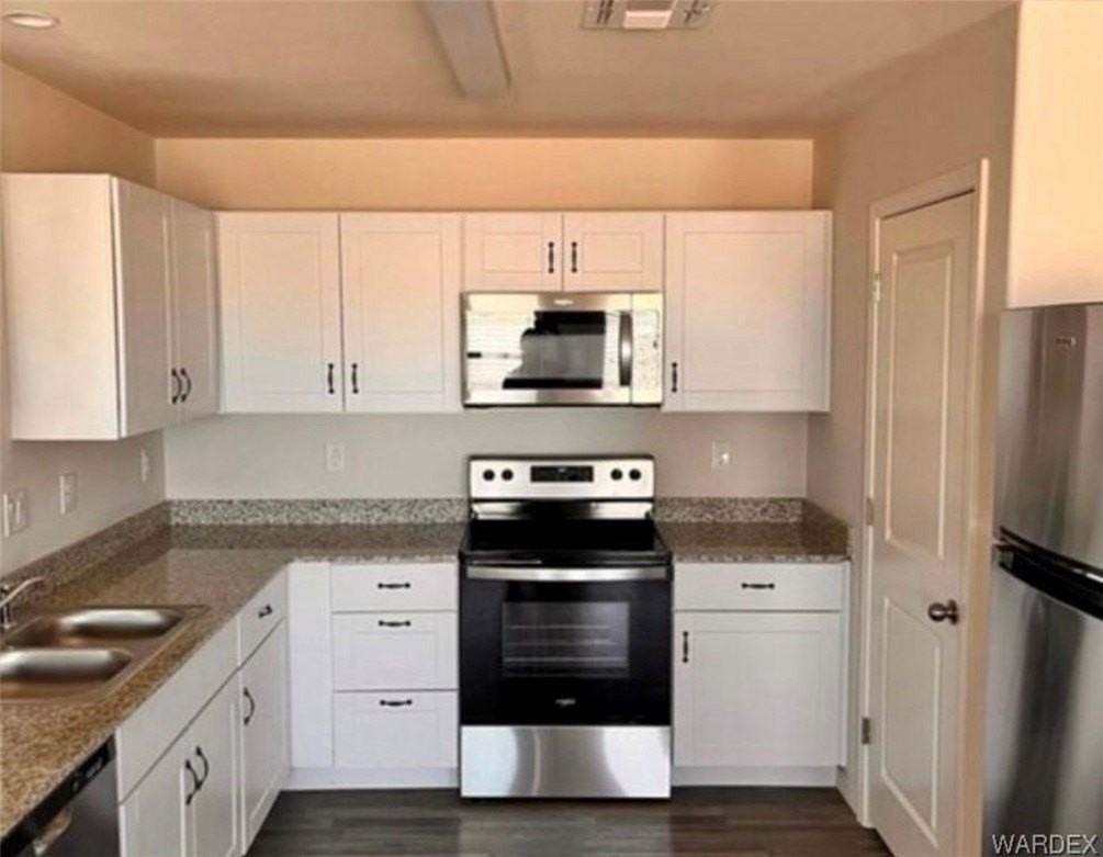 3665 E Koval Dr - Photo 4 of 10