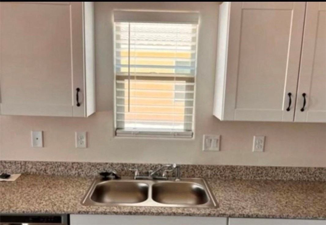 3665 E Koval Dr - Photo 7 of 10