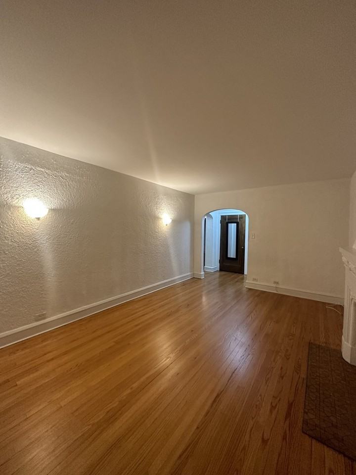 2333 W Farwell Ave ##1s - Photo 2 of 17