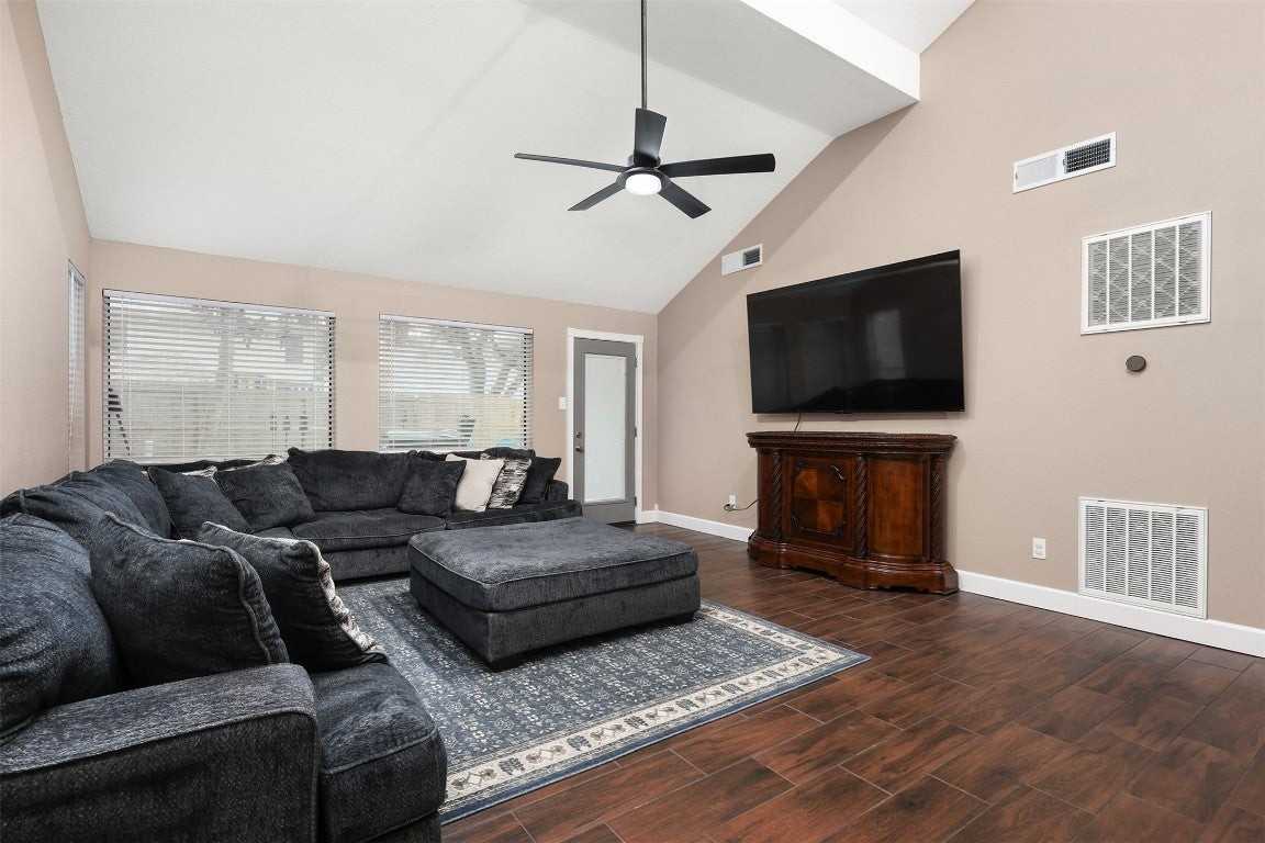 1917 Endeavor Ct - Photo 3 of 19