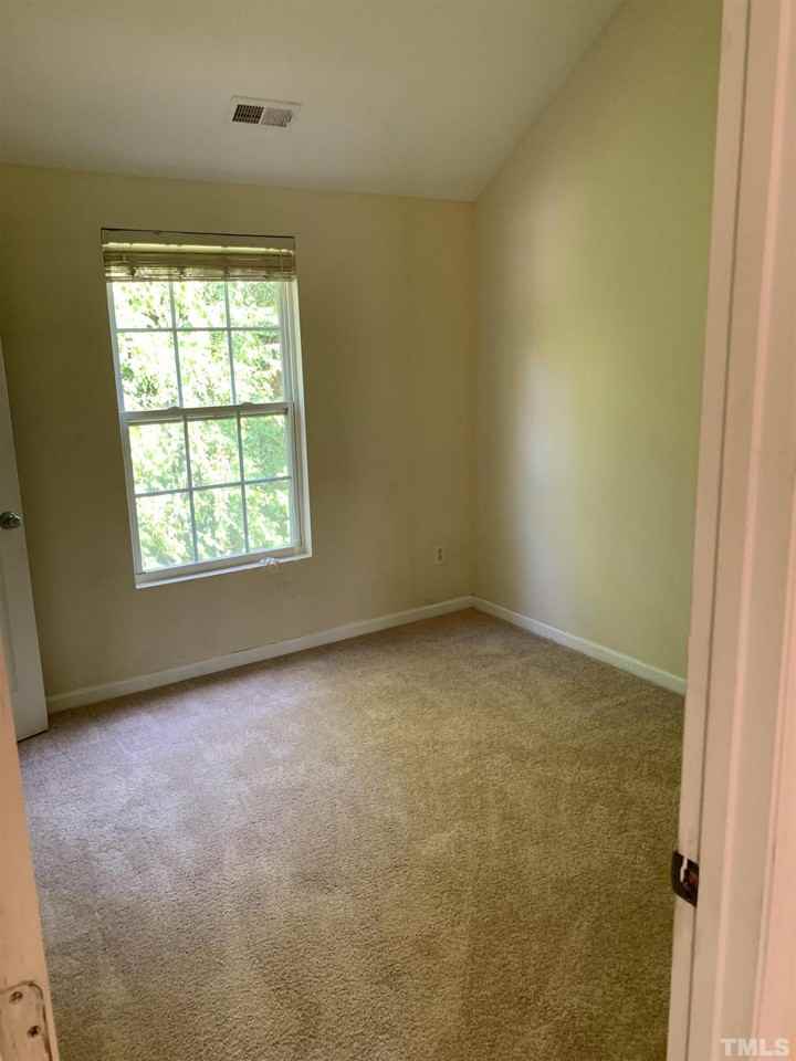 4180 Dalcross Rd - Photo 4 of 9