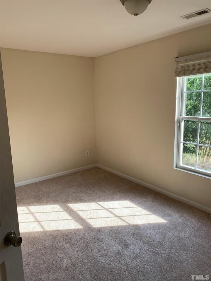 4180 Dalcross Rd - Photo 6 of 9