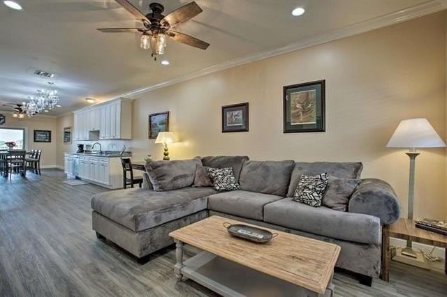 272 Lakeview Dr - Photo 2 of 21