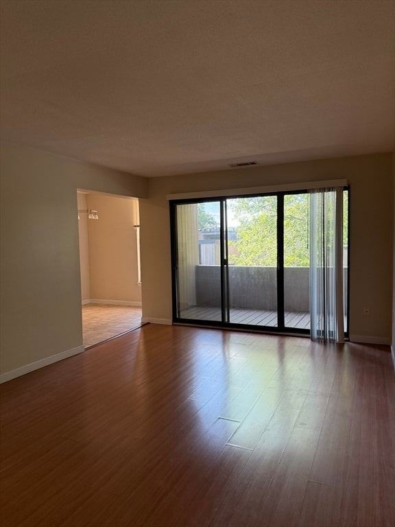 70 Shrewsbury Green Dr - Photo 3 of 17