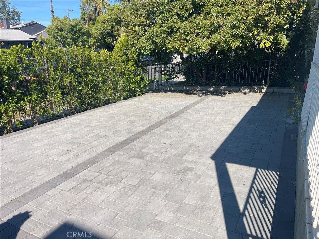 3736 Veteran Ave - Photo 5 of 32