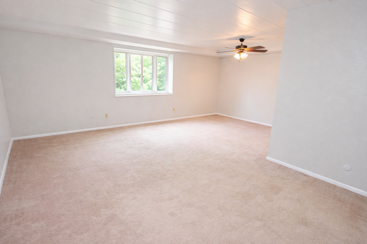 325 NORTH CRAIG STREETAPT 305 #305 - Photo 2 of 8