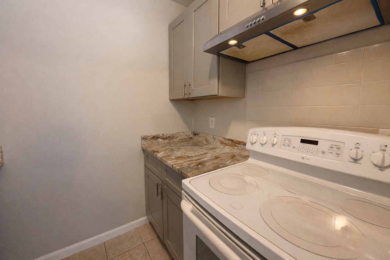 2068 Franklin St #0 - Photo 5 of 9