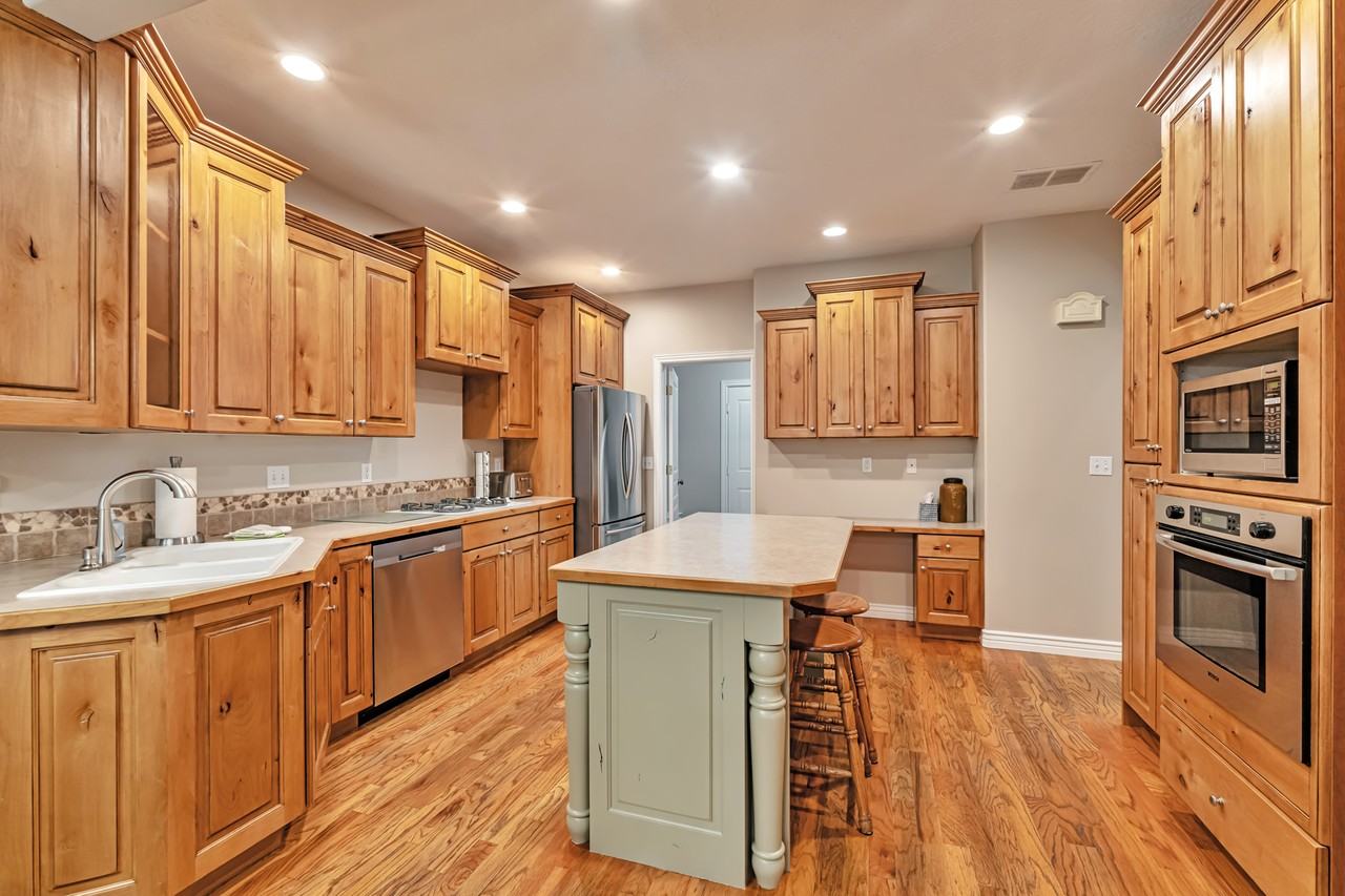 1306 E 5250 S #1 - Photo 6 of 26