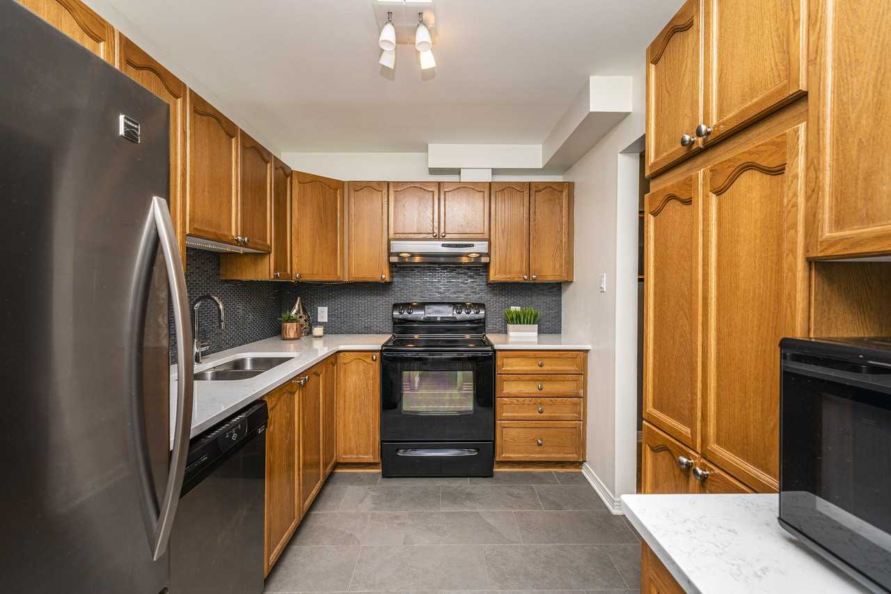 40 Havelock Street #B - Photo 4 of 14