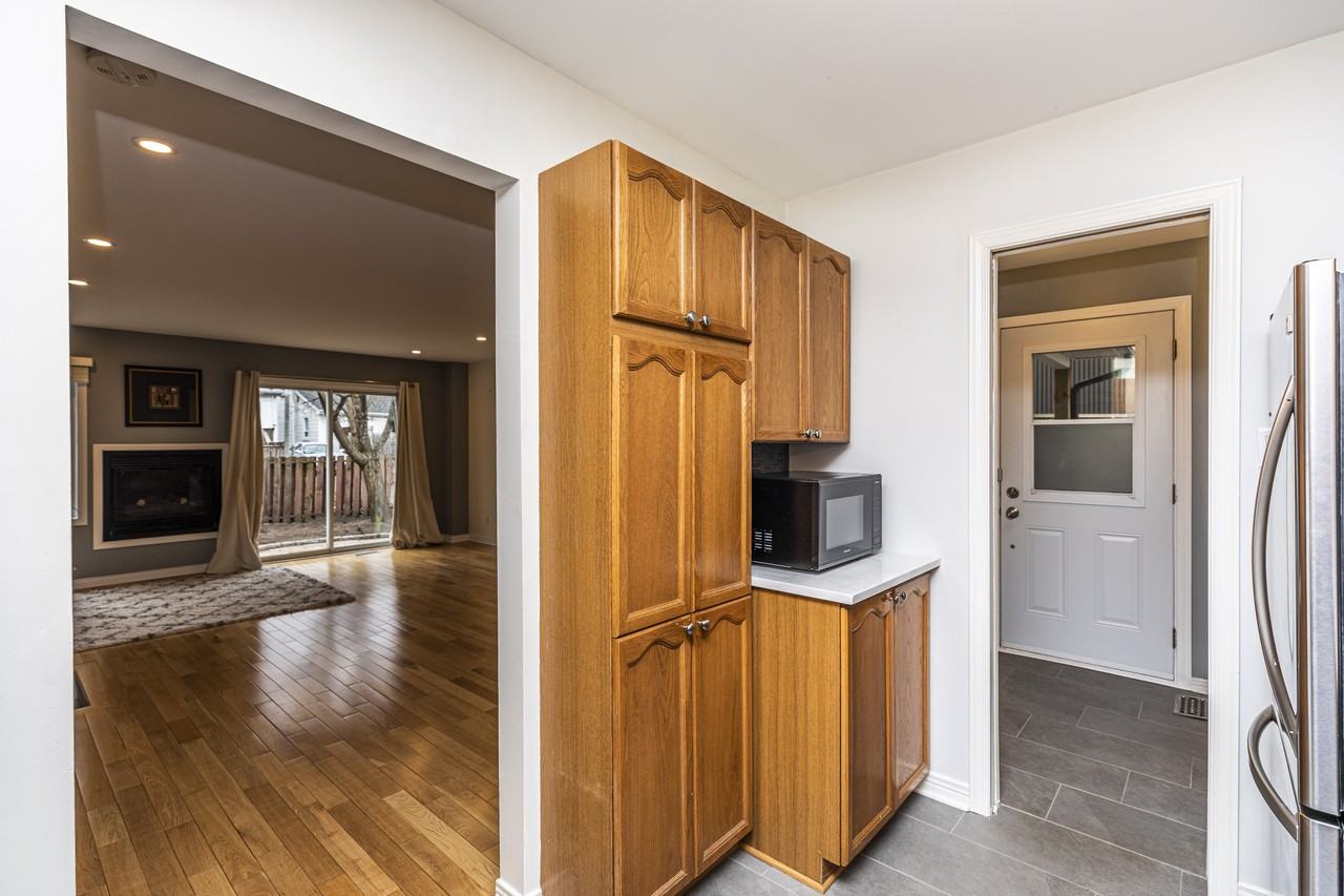 40 Havelock Street #B - Photo 6 of 14