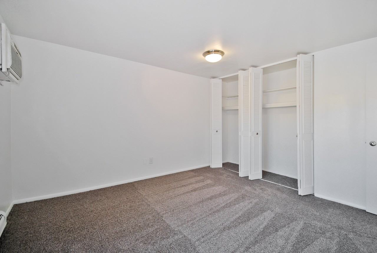 Huntington Club Apartments - Photo 3 of 20