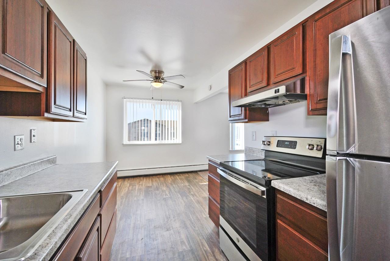 Huntington Club Apartments - Photo 4 of 20