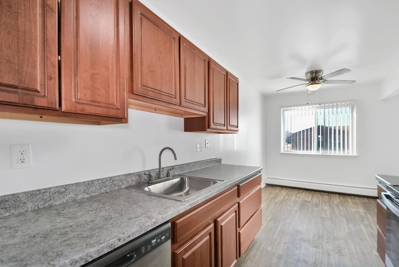 Huntington Club Apartments - Photo 5 of 20