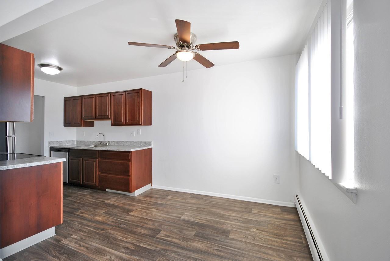 Huntington Club Apartments - Photo 6 of 20