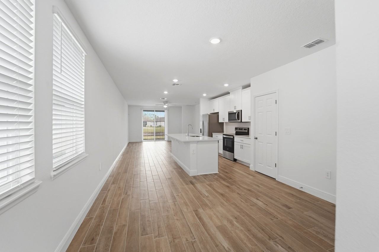 205 Links Terrace Blvd #1 - Photo 7 of 35