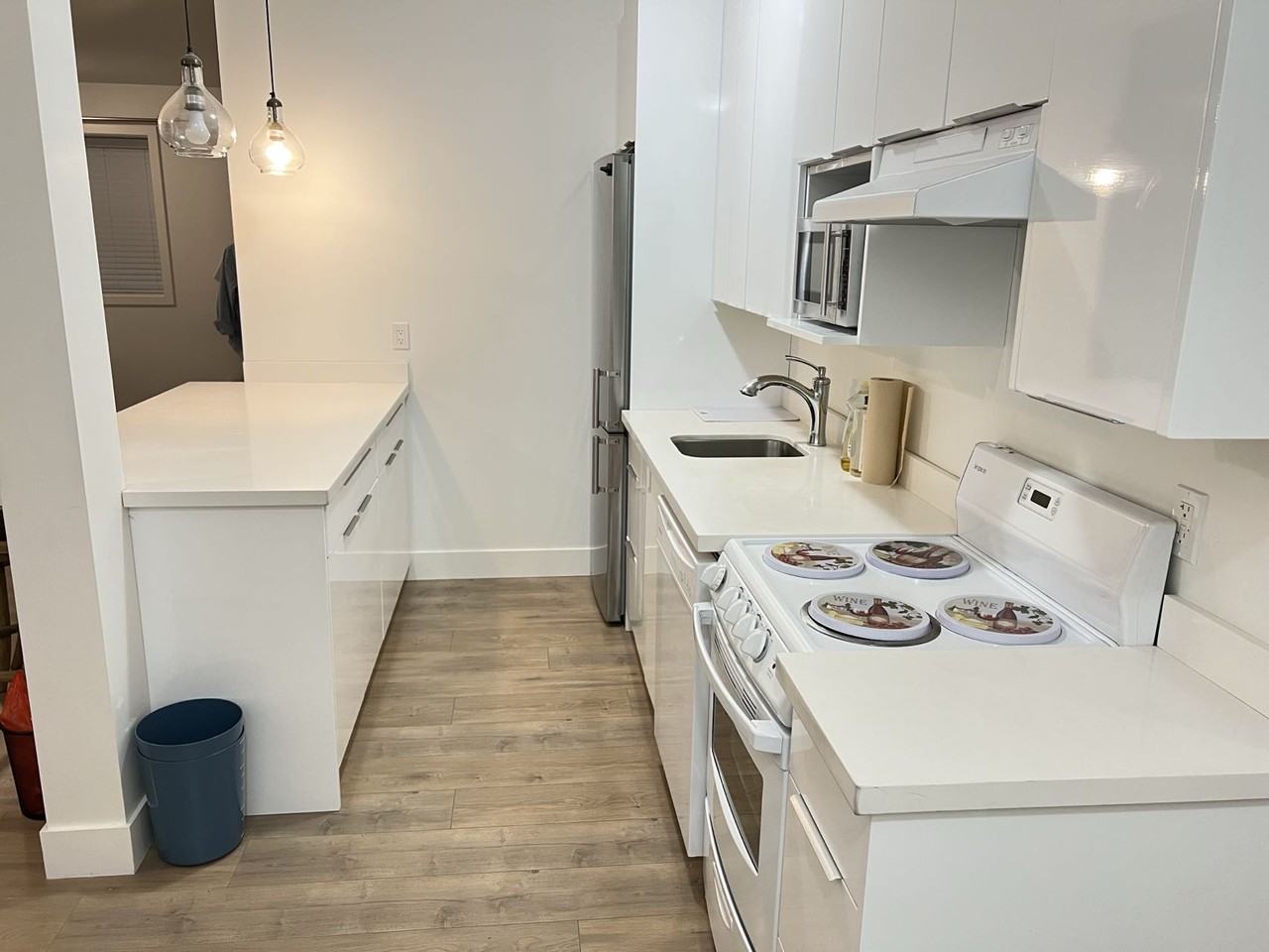 13250 16 Avenue - Photo 2 of 8