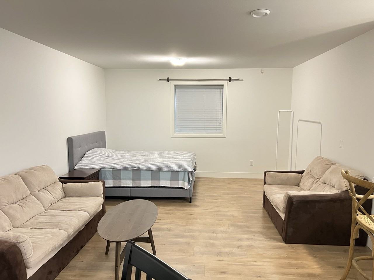 13250 16 Avenue - Photo 5 of 8