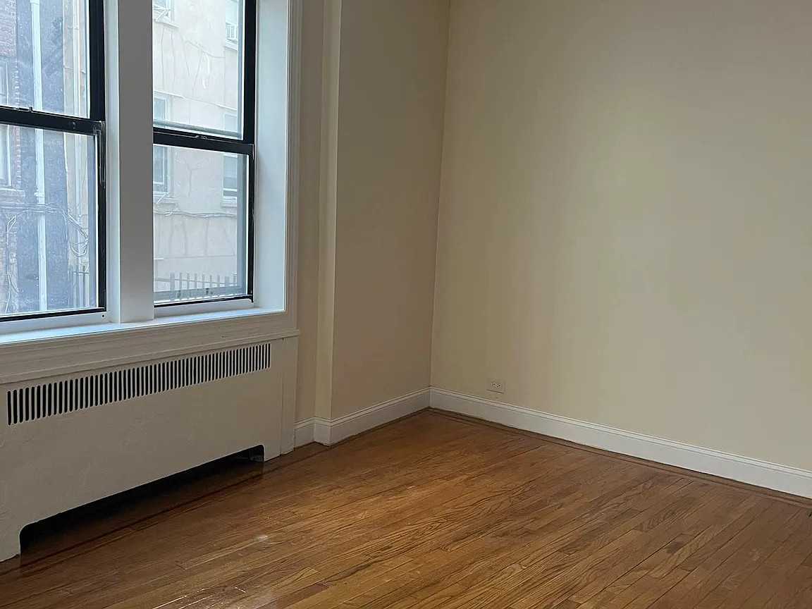 60 Seaman Avenue #2J - Photo 2 of 7