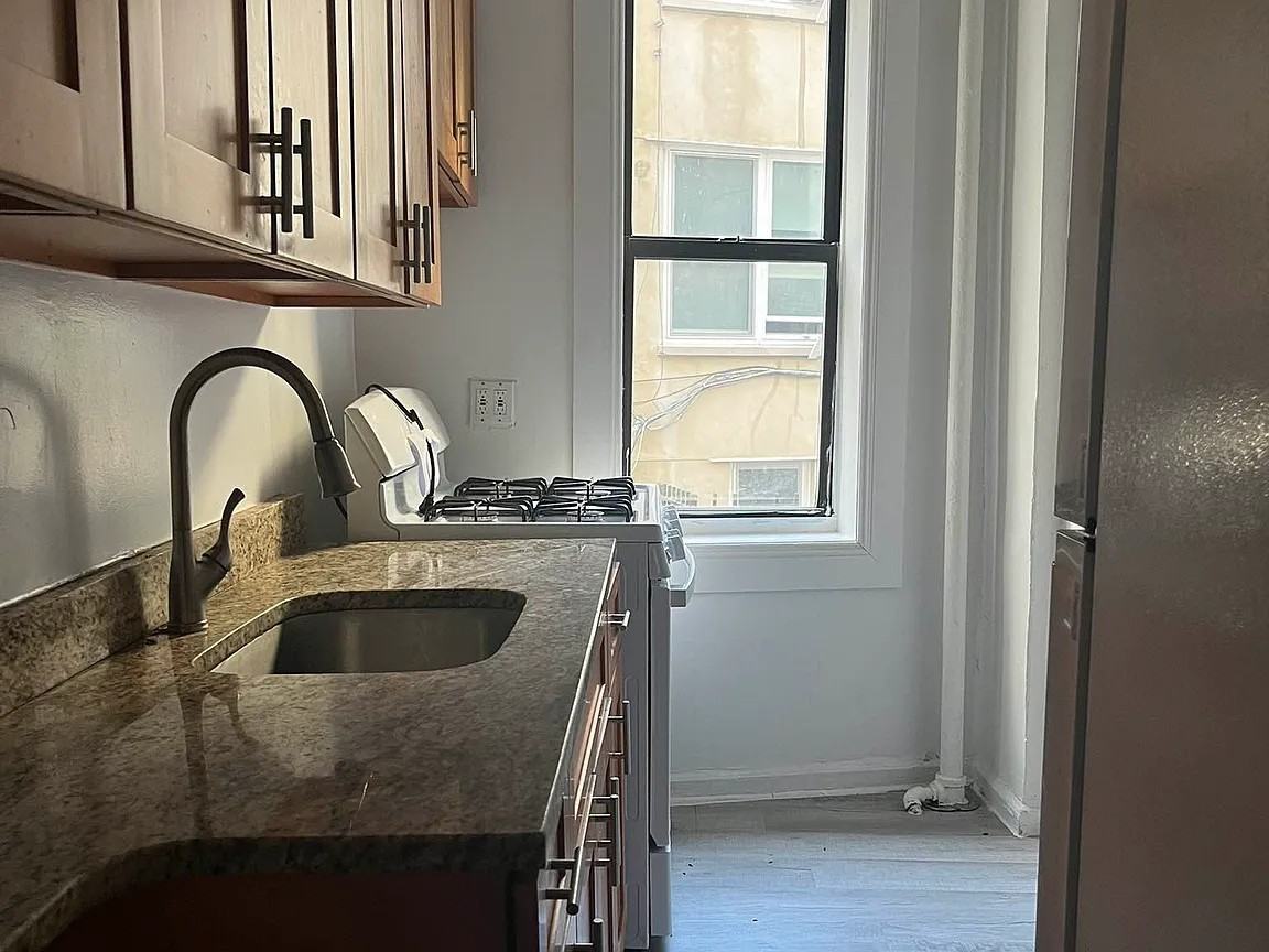 60 Seaman Avenue #2J - Photo 6 of 7