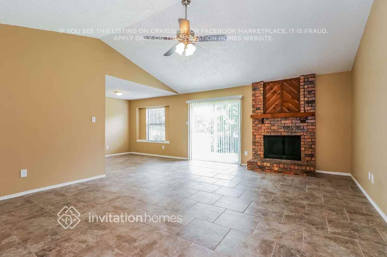 6473 Green Ridge Dr - Photo 4 of 13