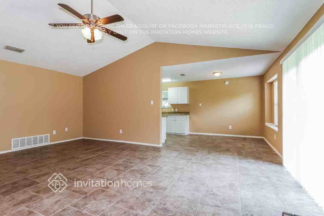 6473 Green Ridge Dr - Photo 5 of 13