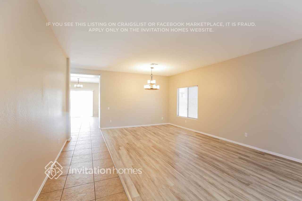 11867 W Sherman St - Photo 3 of 16