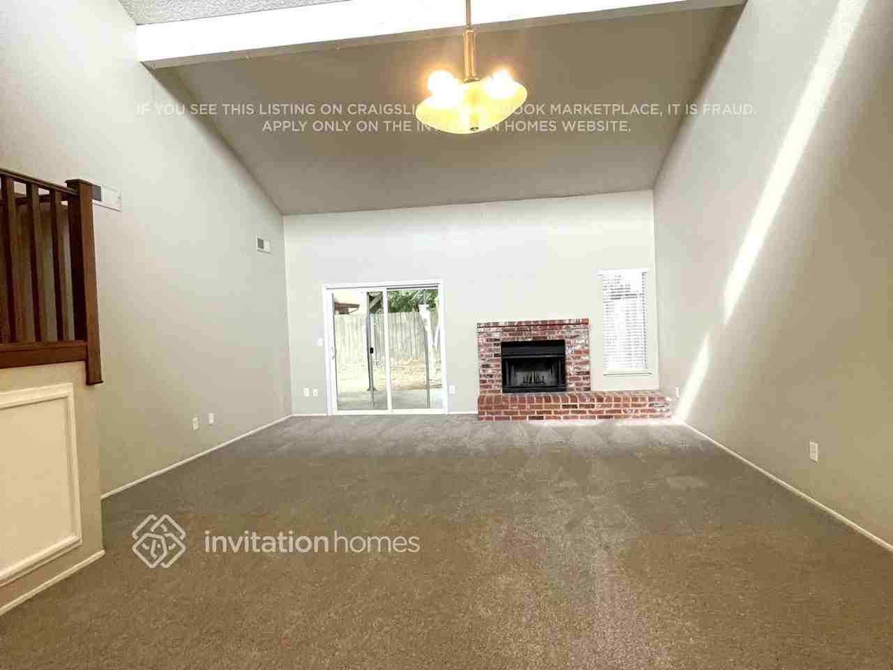 135 Saginaw Cir - Photo 3 of 16