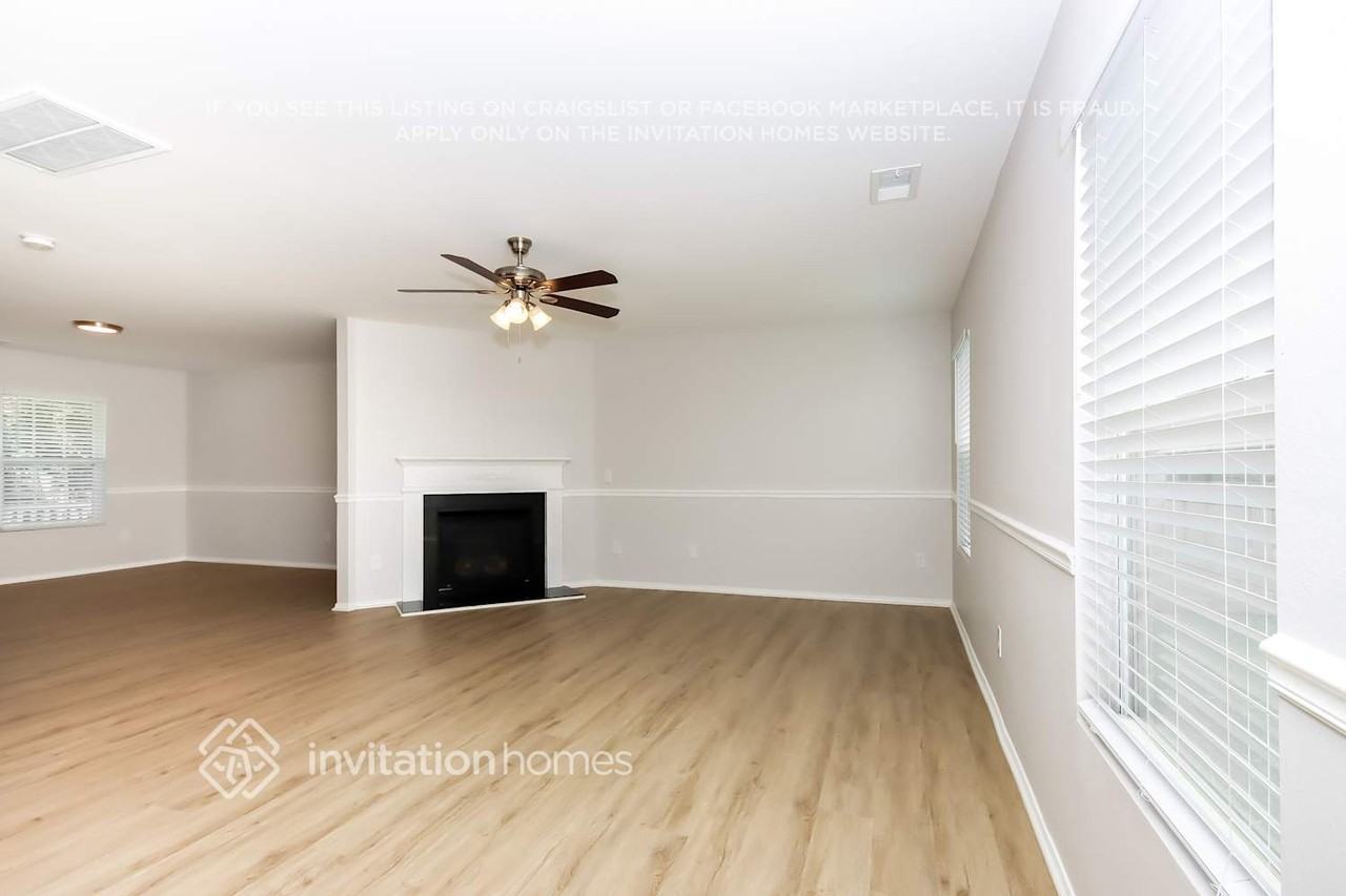 849 Willow Creek Dr - Photo 4 of 16