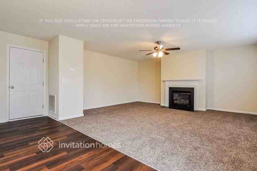 12 Woodcreek Ln - Photo 3 of 20