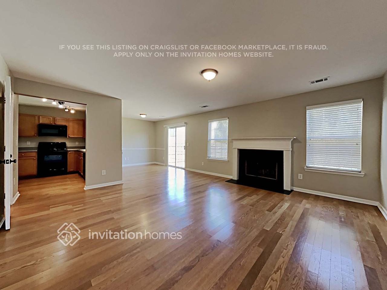 2730 Englewood Dr - Photo 4 of 19