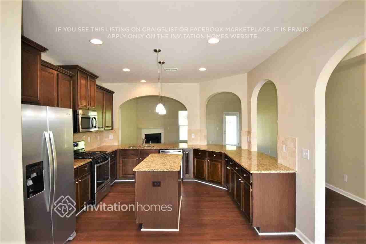 1709 Misselthrush Ln - Photo 5 of 14